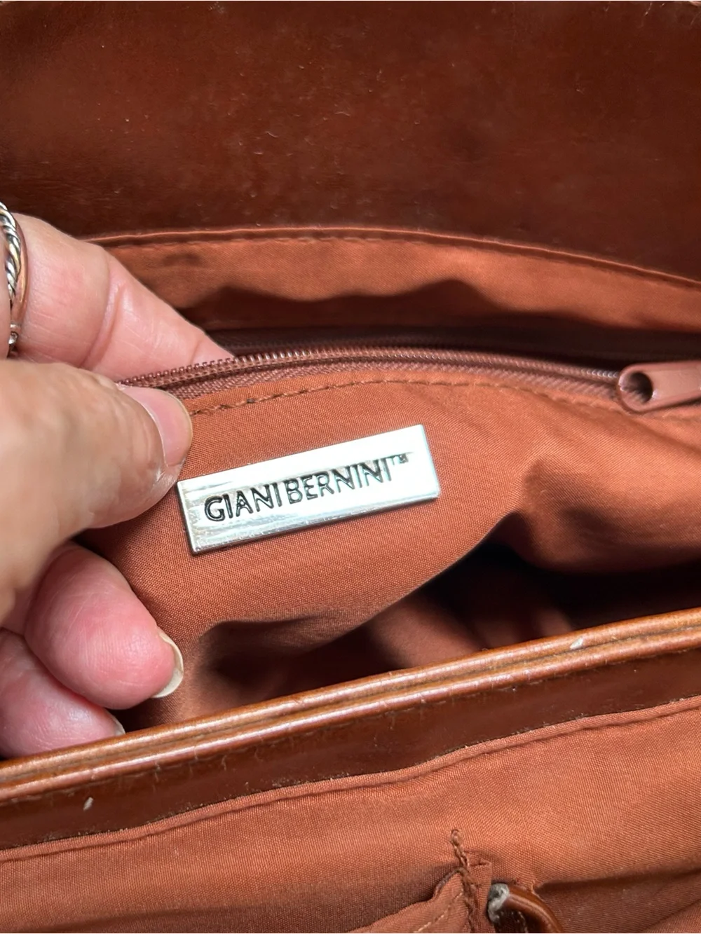 Vintage Classic Gianni Bernini Brown Leather Tote Handbag, many sections. Zips.